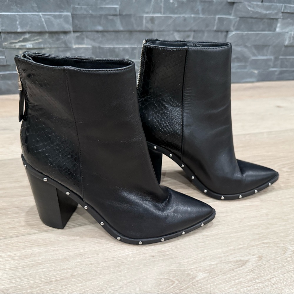 ALDO - Women's Elegant Black Ankle Boots - Size 6.5